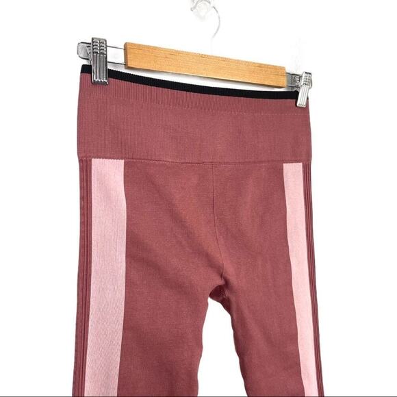 Fabletics High Waisted Seamless Colorblock Legging - Picture 6 of 14